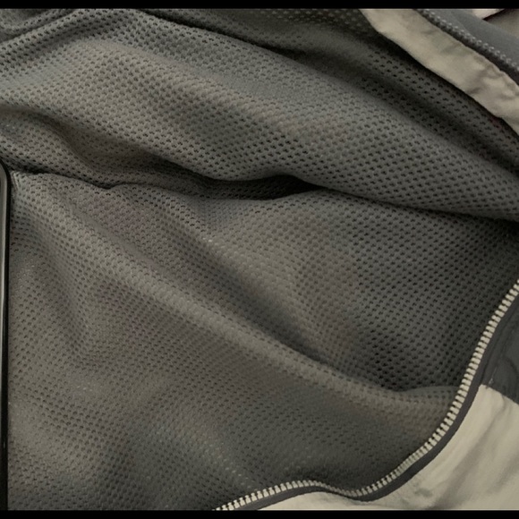 Medium Columbia Light Jacket - Picture 4 of 4